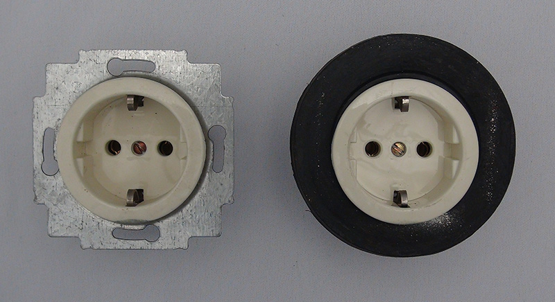 Steckdoseneinsatz 230 Volt für ältere Gussdose mit Klappdeckel