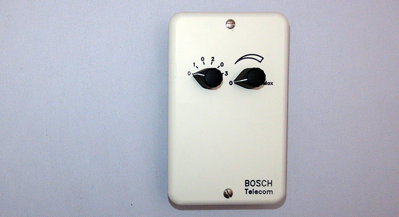 Lautstärkesteller/Programmwahl<br>
          Kombination mono 100V 6W