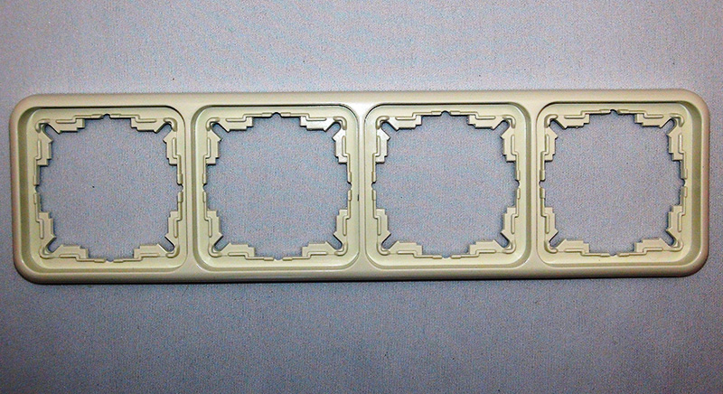 4-fach Rahmen GIRA 21468