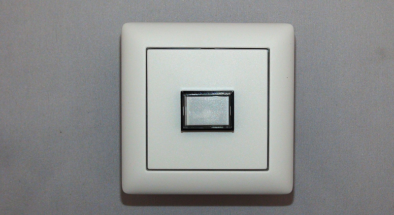 UP-Dose mit Schalter Taster 18x24mm